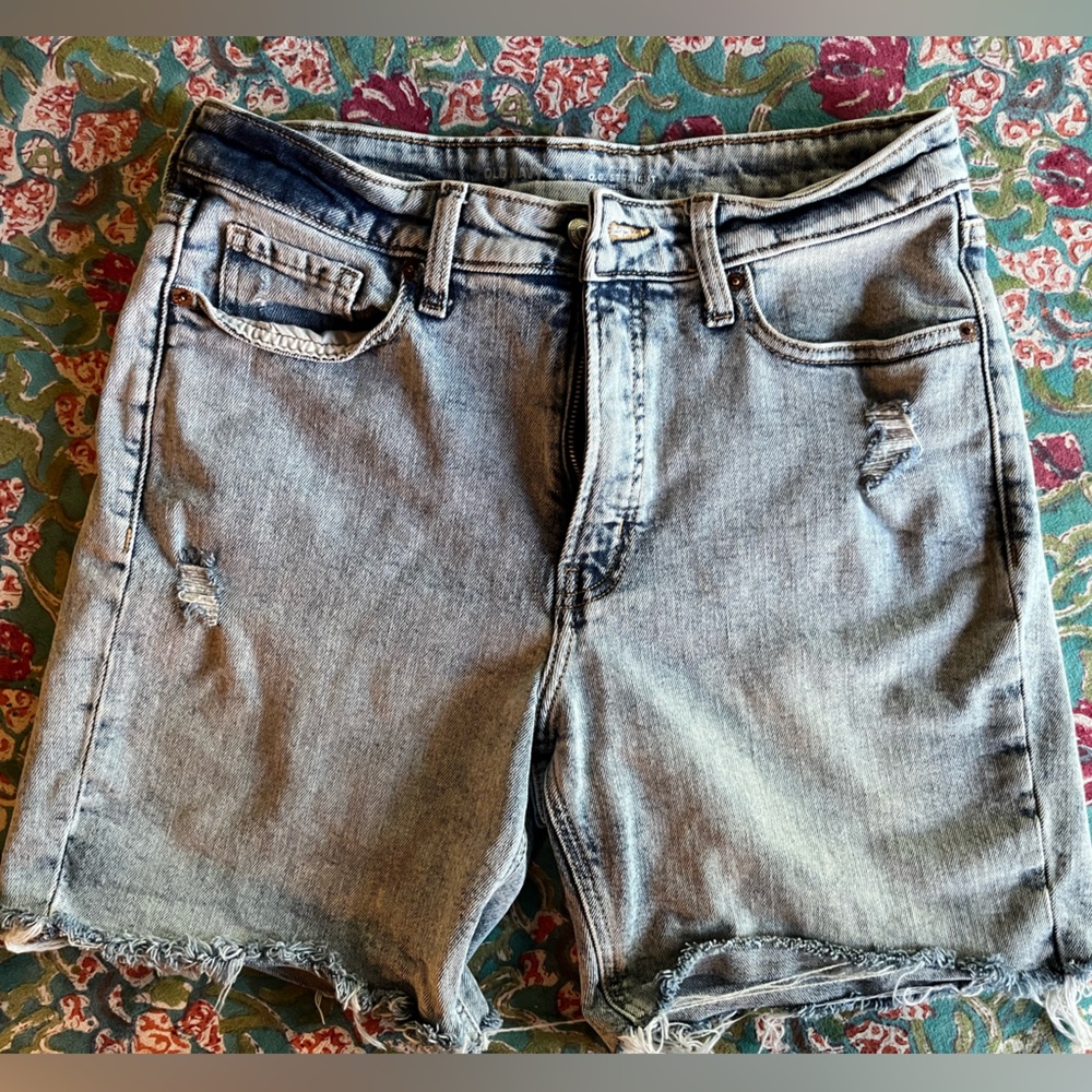 Old Navy Size 10 distressed cutoffs